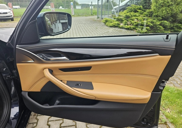 BMW Seria 5 cena 255000 przebieg: 164000, rok produkcji 2018 z Reszel małe 529